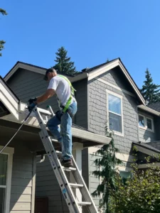 Roof Soft Washing vs. Pressure Washing